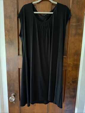 Eileen Fisher Black Scoop Neck cap sleeve Top